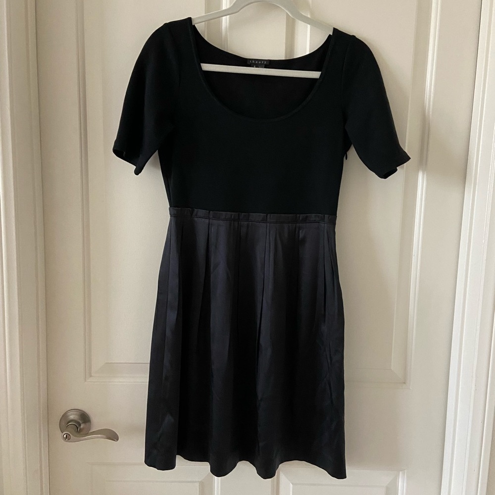 Theory Little Black Long Sleeve Dress Women's Size 6 Silk Ruffle Bottom